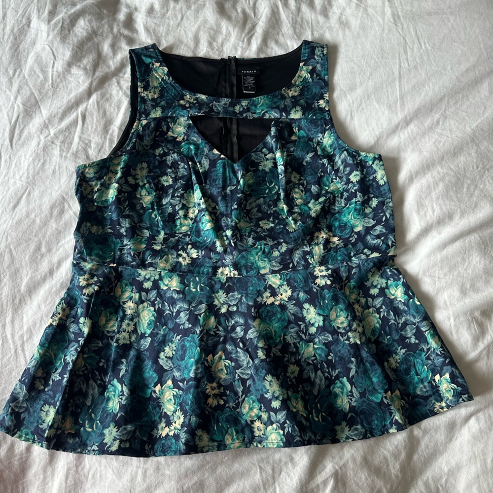 Torrid Floral Sleeveless Peplum Top